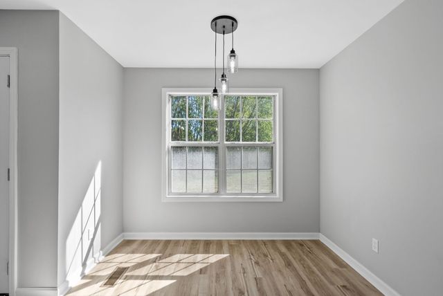 8635 Kingman Ct, Oak Grove, KY 42262