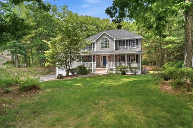 20 Emerald St, Tyngsborough, MA 01879