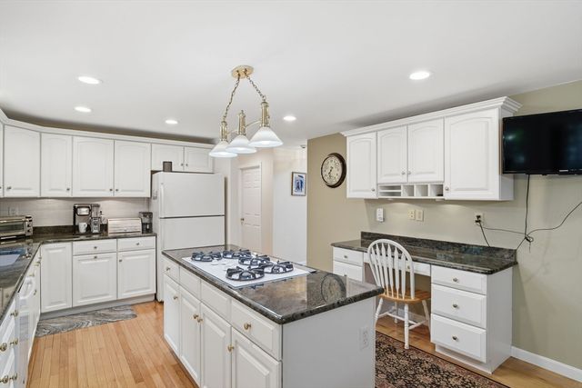 20 Emerald St, Tyngsborough, MA 01879