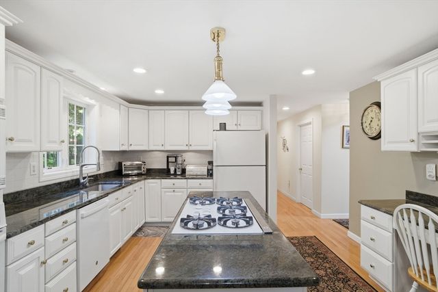 20 Emerald St, Tyngsborough, MA 01879