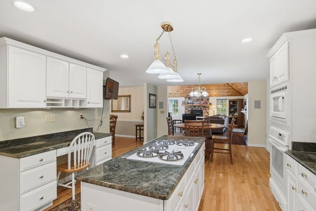 20 Emerald St, Tyngsborough, MA 01879