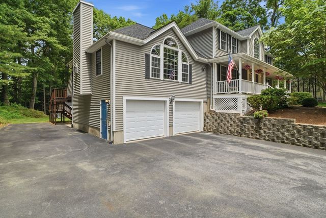 20 Emerald St, Tyngsborough, MA 01879