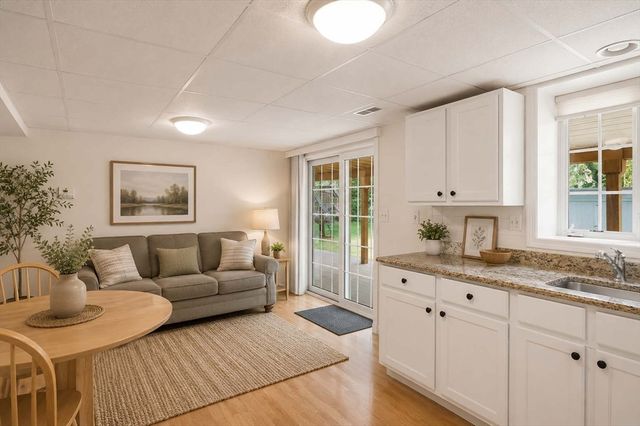 20 Emerald St, Tyngsborough, MA 01879