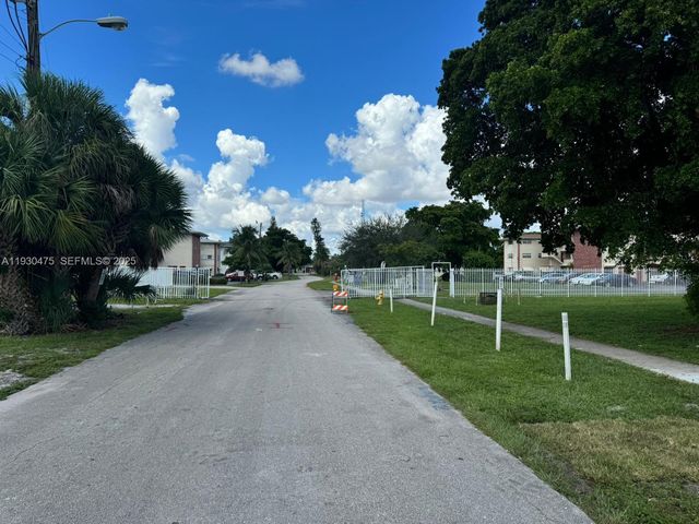 4771 NW 10th Ct 118, Plantation, FL 33313