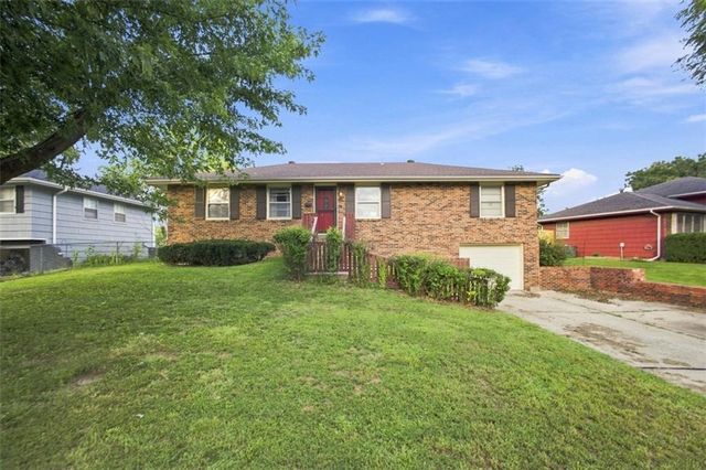 207 Augustus Drive, Excelsior Springs, MO 64024