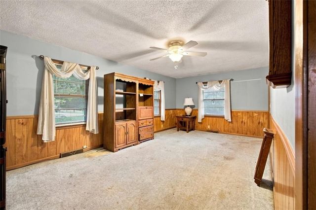 207 Augustus Drive, Excelsior Springs, MO 64024