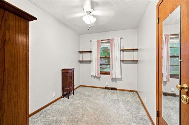 207 Augustus Drive, Excelsior Springs, MO 64024