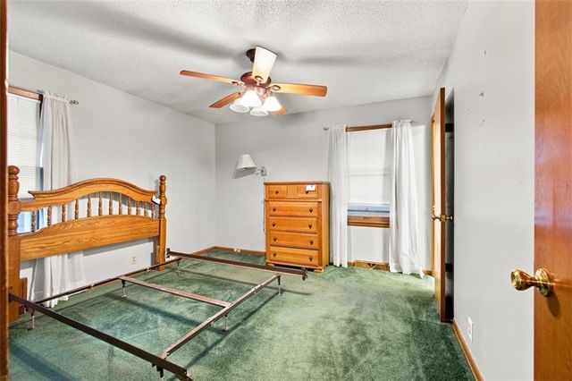207 Augustus Drive, Excelsior Springs, MO 64024