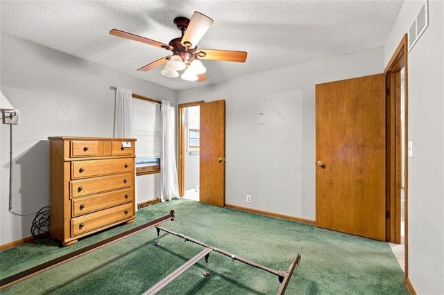 207 Augustus Drive, Excelsior Springs, MO 64024