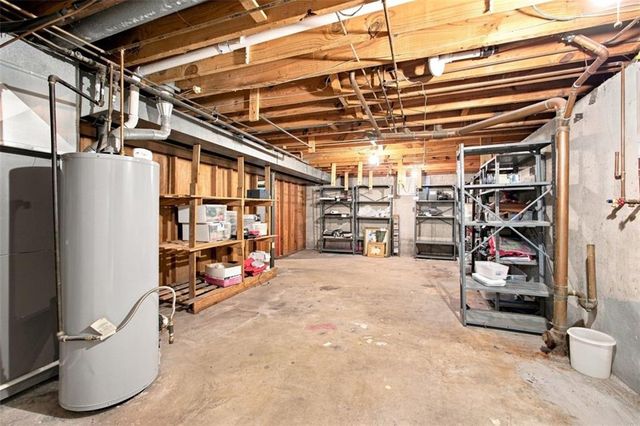 207 Augustus Drive, Excelsior Springs, MO 64024