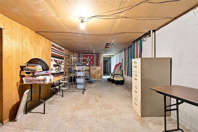 207 Augustus Drive, Excelsior Springs, MO 64024