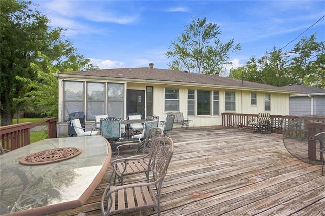 207 Augustus Drive, Excelsior Springs, MO 64024