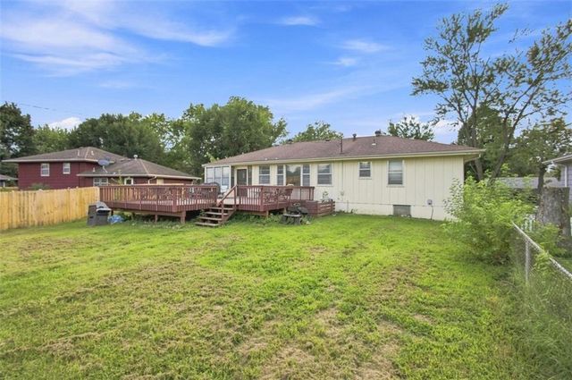 207 Augustus Drive, Excelsior Springs, MO 64024