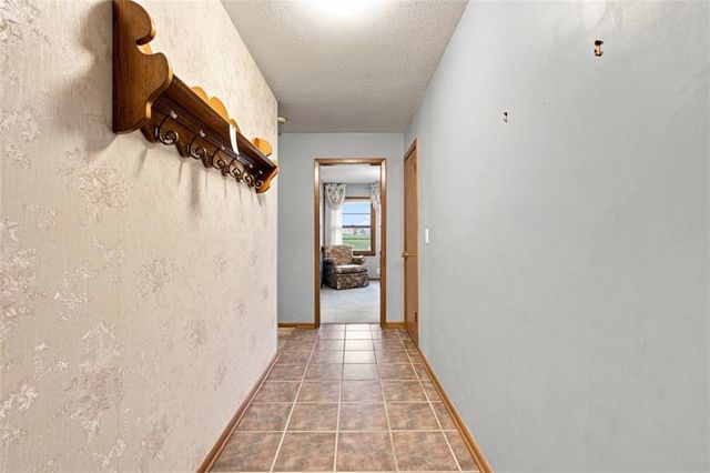 207 Augustus Drive, Excelsior Springs, MO 64024