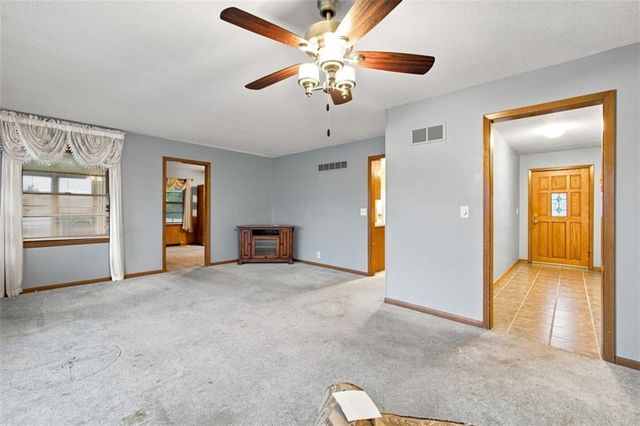 207 Augustus Drive, Excelsior Springs, MO 64024
