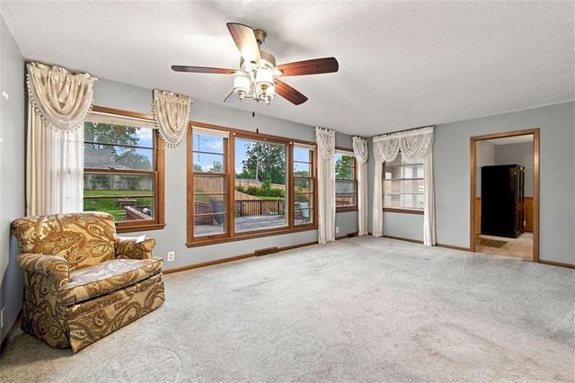 207 Augustus Drive, Excelsior Springs, MO 64024