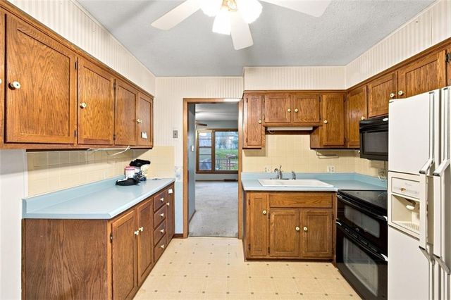 207 Augustus Drive, Excelsior Springs, MO 64024
