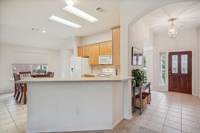 122 S Abram Circle, Spring, TX 77382