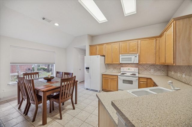 122 S Abram Circle, Spring, TX 77382