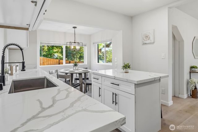 1551 N Callow Avenue, Bremerton, WA 98312