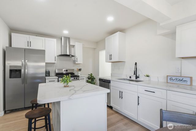 1551 N Callow Avenue, Bremerton, WA 98312