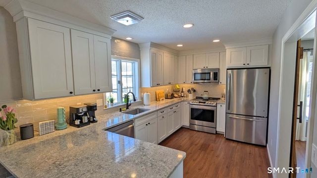 95 Tarragon Drive, East Hampton, CT 06424