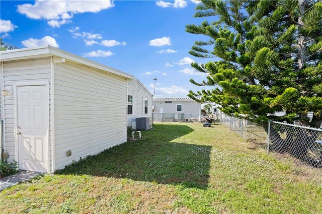 428 Papaya Circle, Sebastian, FL 32976