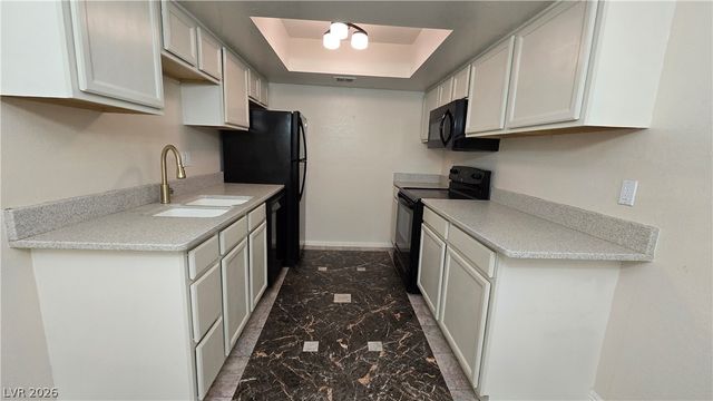 5262 Osman Court 48, Las Vegas, NV 89103