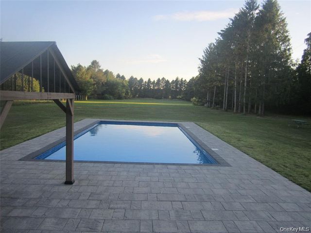 3715 Hortons Lane, Southold, NY 11971