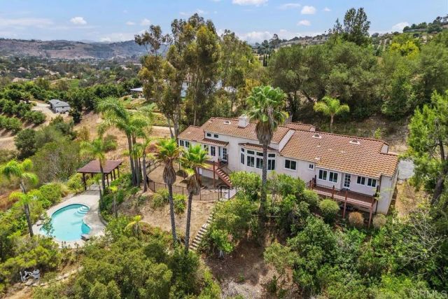2718 Via Del Robles, Fallbrook, CA 92028