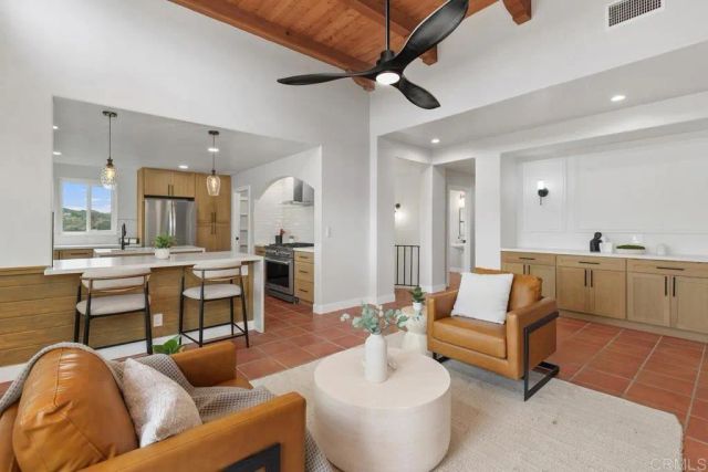 2718 Via Del Robles, Fallbrook, CA 92028