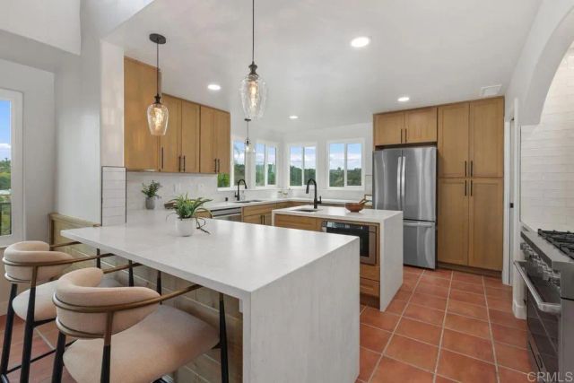 2718 Via Del Robles, Fallbrook, CA 92028