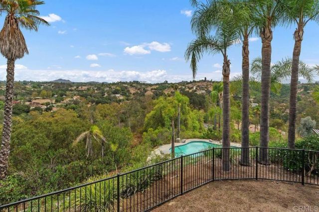 2718 Via Del Robles, Fallbrook, CA 92028