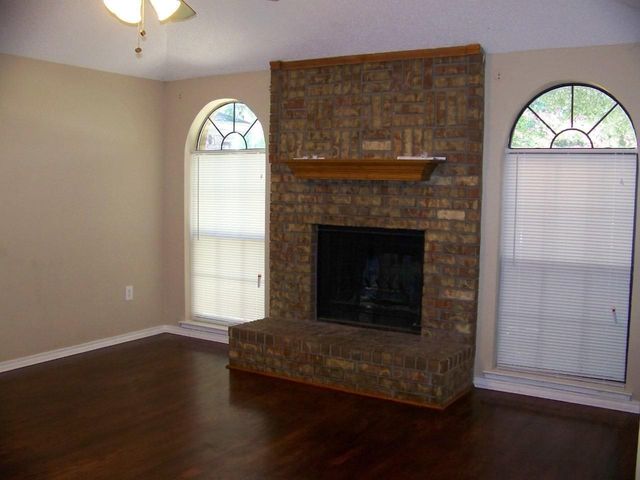 10828 Tall Oak Drive, Fort Worth, TX 76108