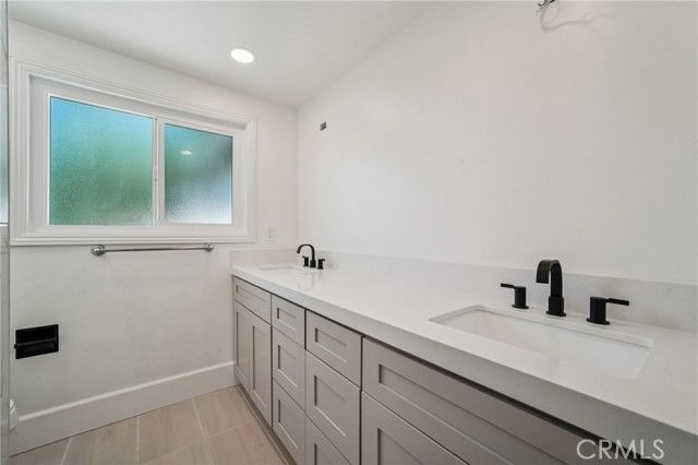 3050 Arlotte Avenue, Long Beach, CA 90808