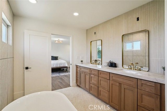 3050 Arlotte Avenue, Long Beach, CA 90808