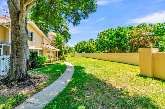 8120 NORTHBORO Court 20A, Lake Clarke Shores, FL 33406