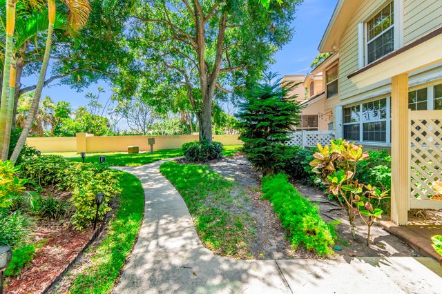 8120 NORTHBORO Court 20A, Lake Clarke Shores, FL 33406