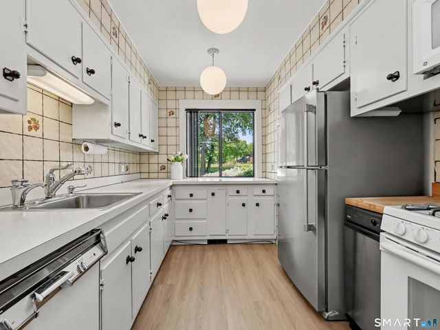 261 Agawam Drive A, Stratford, CT 06614