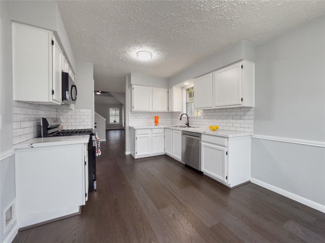 10303 Saddlehorn Trail, Houston, TX 77064