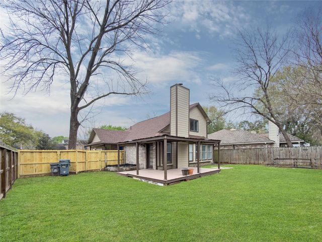 10303 Saddlehorn Trail, Houston, TX 77064