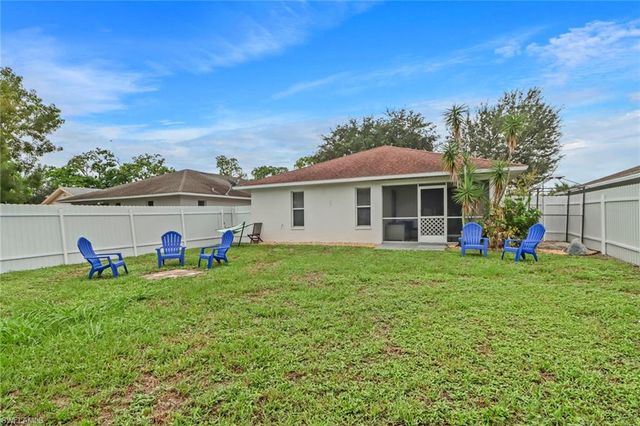 851 102nd AVE N, Naples, FL 34108