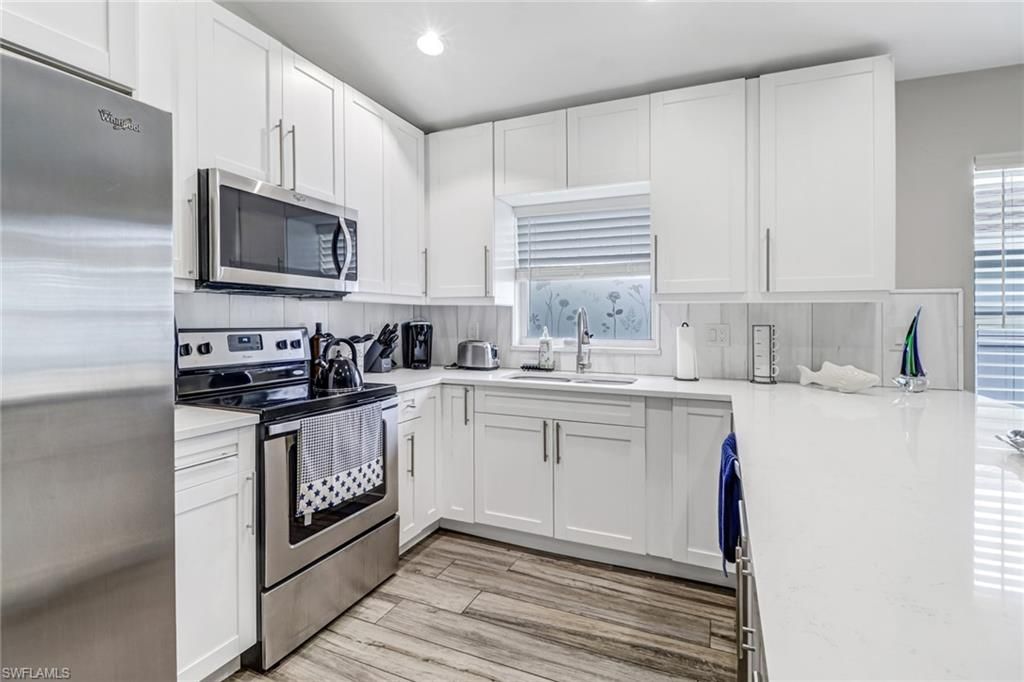 851 102nd AVE N, NAPLES, FL 34108 — photo 2