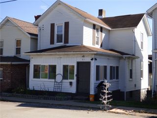 911 4th St, Monongahela, PA 15063