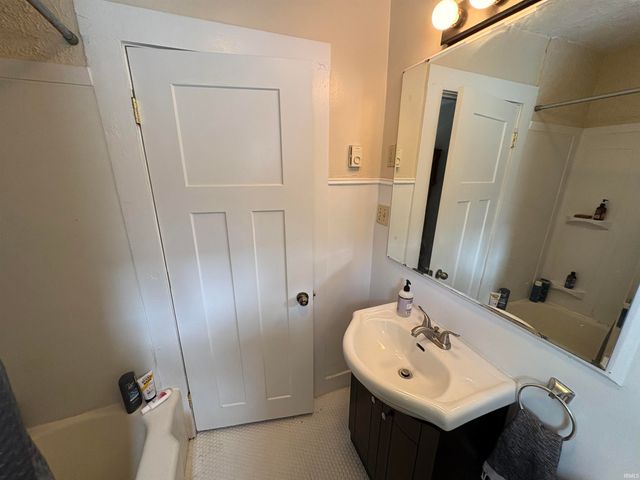 4126 S Calhoun Street, Fort Wayne, IN 46807