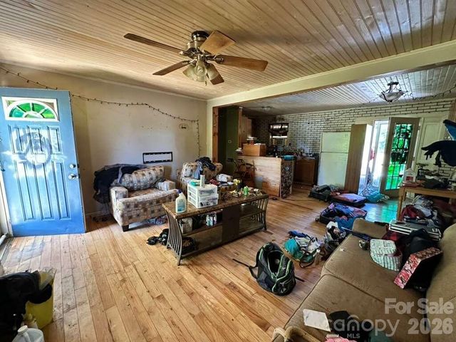 1859 Rollins Drive, Catawba, NC 28609