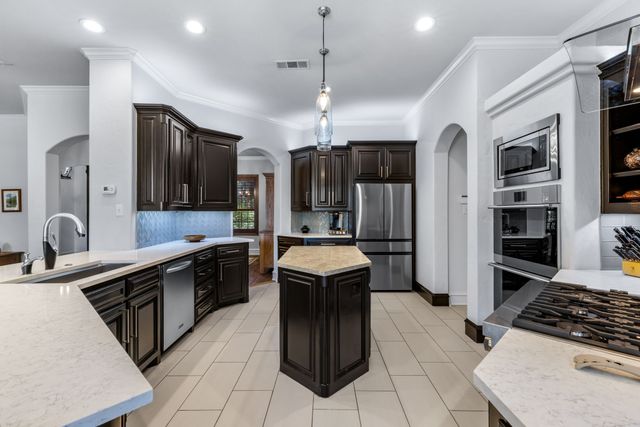 3305 Clubview Drive, Denton, TX 76226