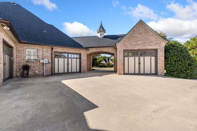 3305 Clubview Drive, Denton, TX 76226