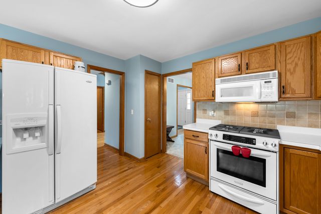855 Ayers Street, Bolingbrook, IL 60440
