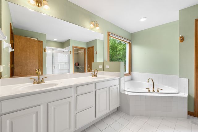 855 Ayers Street, Bolingbrook, IL 60440